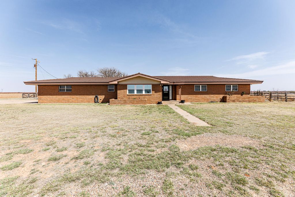 15308 N County Road 2600, Lubbock, TX 79403