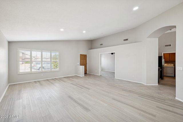 9235 W MARCONI Avenue, Peoria, AZ 85382