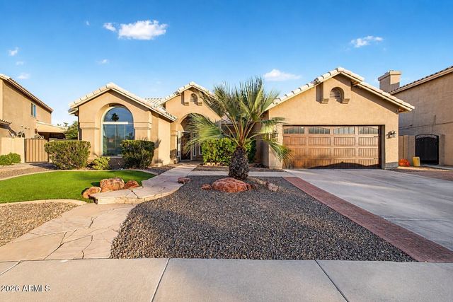 407 W SAGEBRUSH Street, Gilbert, AZ 85233