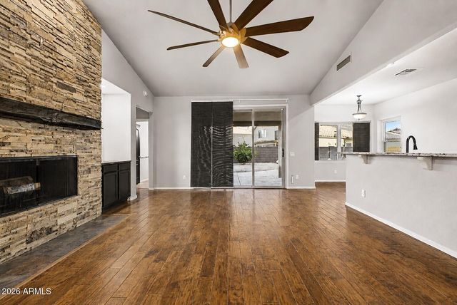 407 W SAGEBRUSH Street, Gilbert, AZ 85233