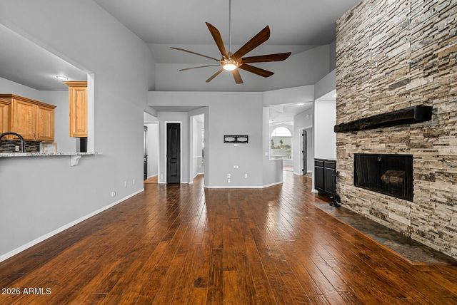 407 W SAGEBRUSH Street, Gilbert, AZ 85233
