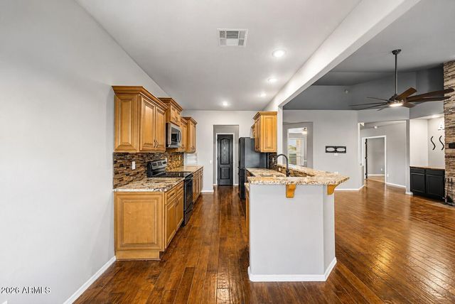 407 W SAGEBRUSH Street, Gilbert, AZ 85233
