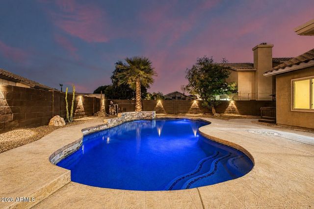 407 W SAGEBRUSH Street, Gilbert, AZ 85233