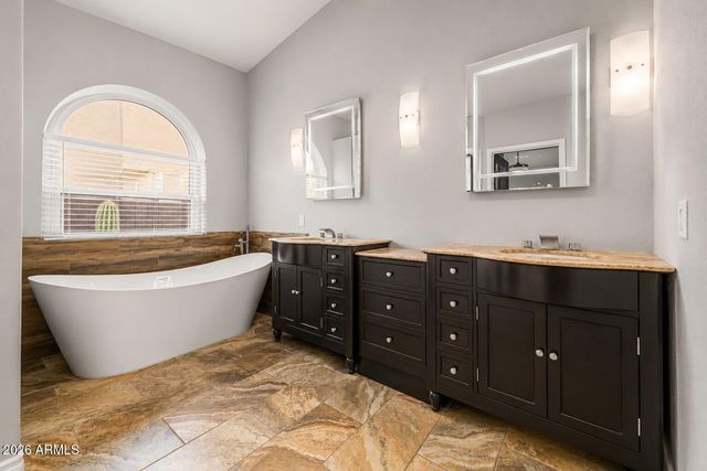 407 W SAGEBRUSH Street, Gilbert, AZ 85233