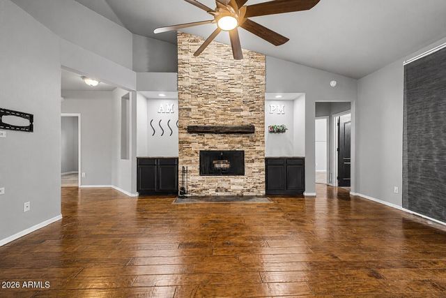 407 W SAGEBRUSH Street, Gilbert, AZ 85233