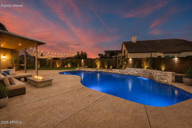 407 W SAGEBRUSH Street, Gilbert, AZ 85233