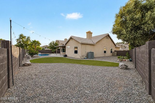 407 W SAGEBRUSH Street, Gilbert, AZ 85233