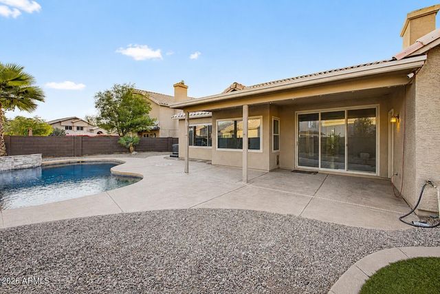 407 W SAGEBRUSH Street, Gilbert, AZ 85233