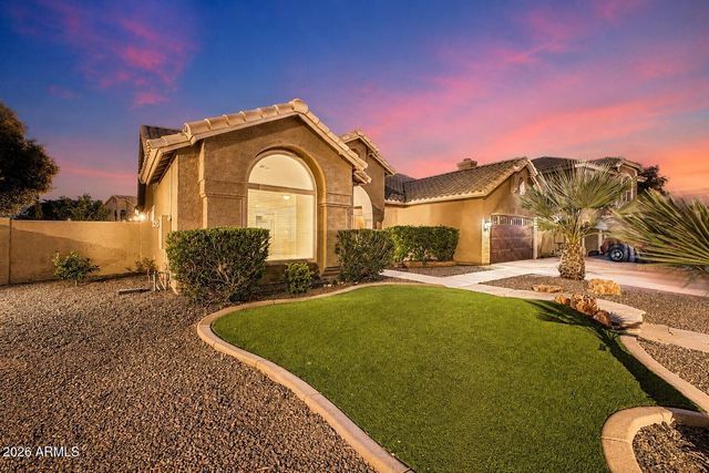 407 W SAGEBRUSH Street, Gilbert, AZ 85233