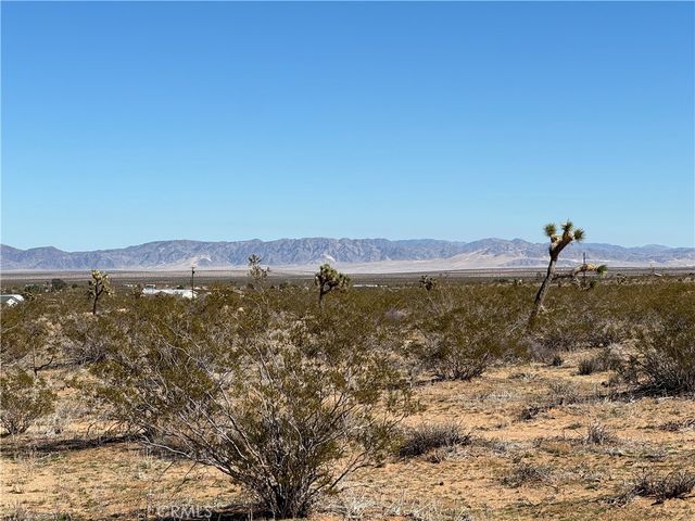 575 N Covelo Avenue, Landers, CA 92285