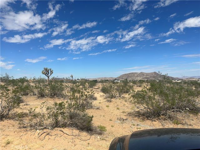 575 N Covelo Avenue, Landers, CA 92285