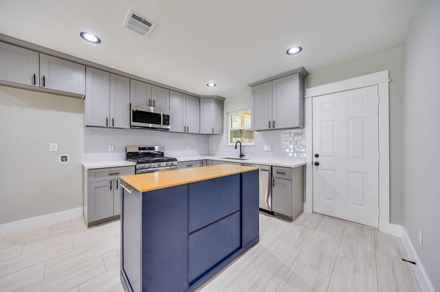 6201 Carew Street, Houston, TX 77074