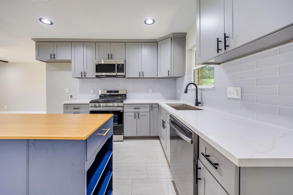 6201 Carew Street, Houston, TX 77074