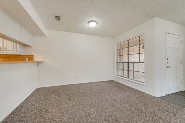 215 Silver Creek Drive, Duncanville, TX 75137