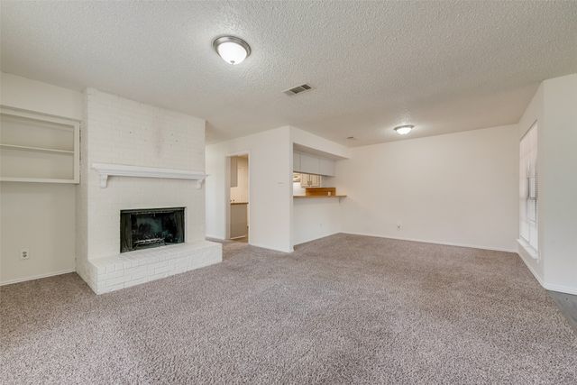215 Silver Creek Drive, Duncanville, TX 75137