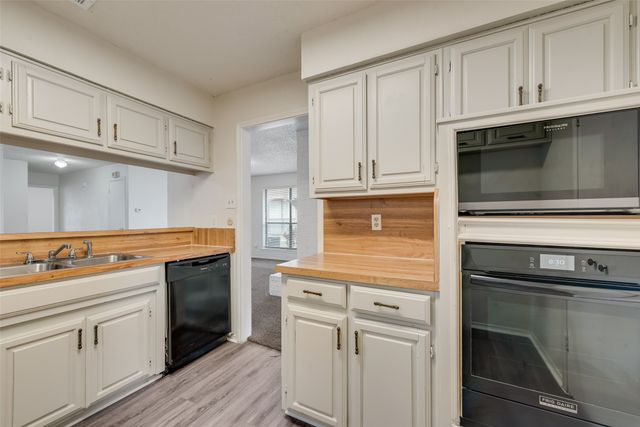 215 Silver Creek Drive, Duncanville, TX 75137