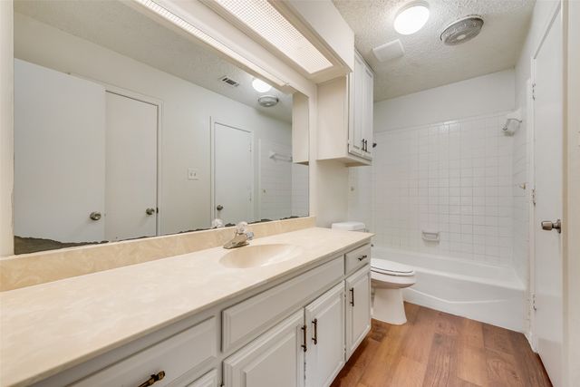 215 Silver Creek Drive, Duncanville, TX 75137