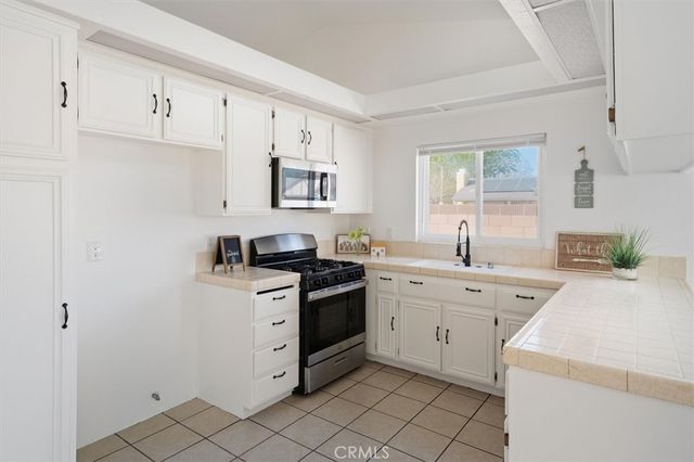 44632 17th W, Lancaster, CA 93534