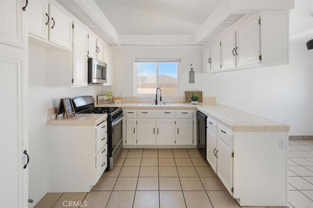 44632 17th W, Lancaster, CA 93534
