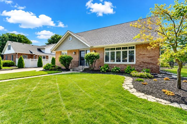 9036 Orchard Drive, Highland, IN 46322