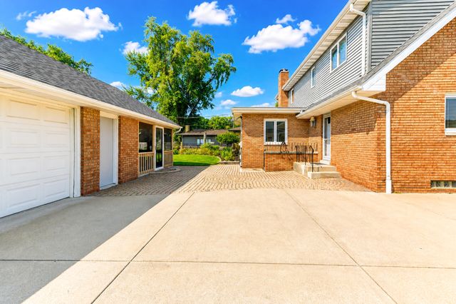 9036 Orchard Drive, Highland, IN 46322