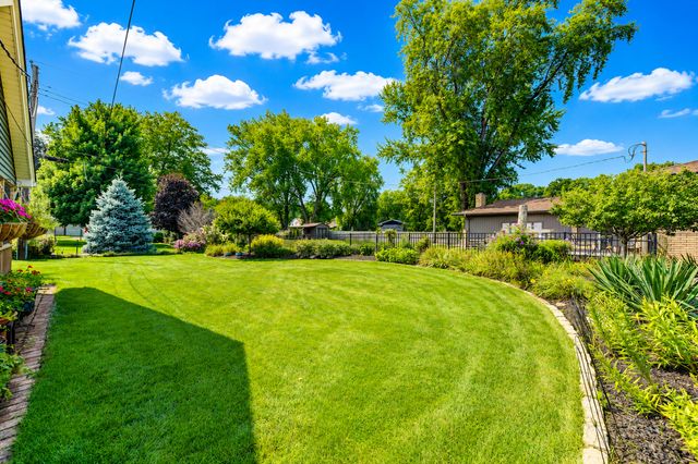 9036 Orchard Drive, Highland, IN 46322