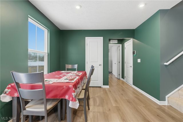 158 River Run Drive, Elyria, OH 44035