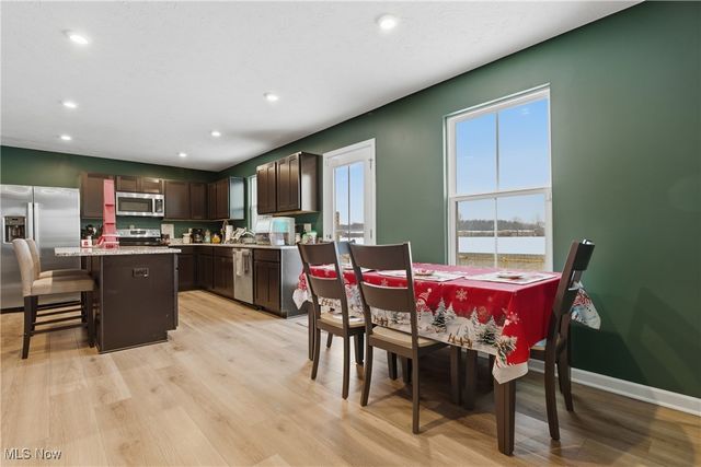 158 River Run Drive, Elyria, OH 44035