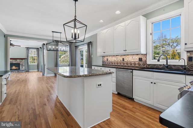 1 SAINT ANDREWS CT, New Hope, PA 18938