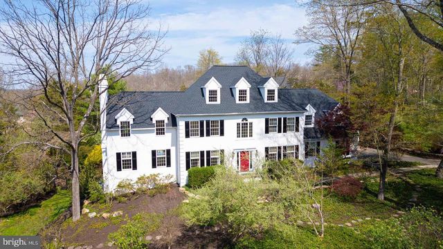 1 SAINT ANDREWS CT, New Hope, PA 18938