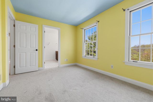 1 SAINT ANDREWS CT, New Hope, PA 18938