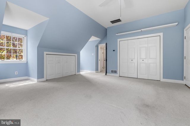 1 SAINT ANDREWS CT, New Hope, PA 18938