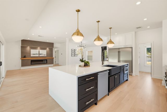 6331 Linden Lane, Dallas, TX 75230