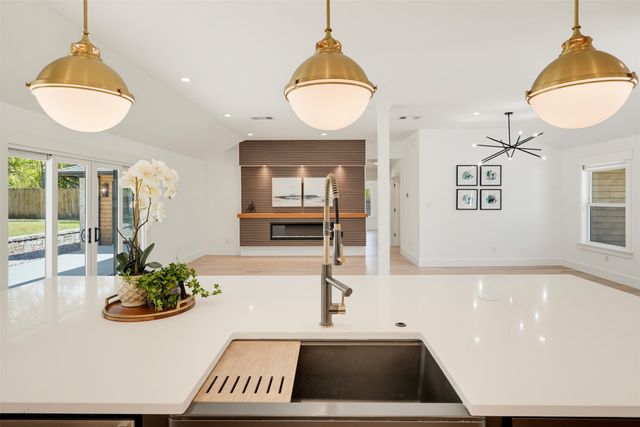 6331 Linden Lane, Dallas, TX 75230