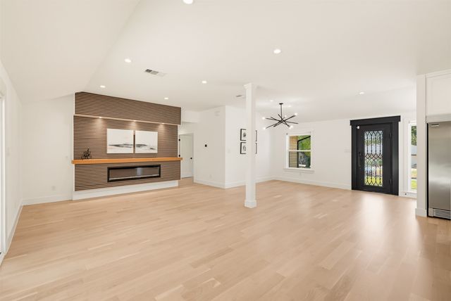6331 Linden Lane, Dallas, TX 75230