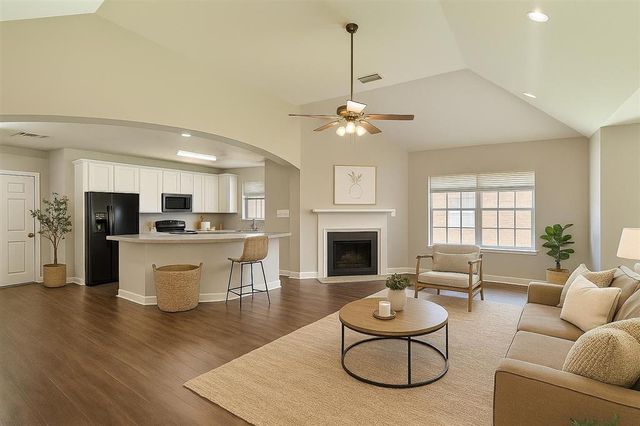 1825 E Prien Lake Rd Road, Lake Charles, LA 70601