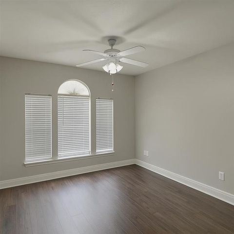 1825 E Prien Lake Rd Road, Lake Charles, LA 70601