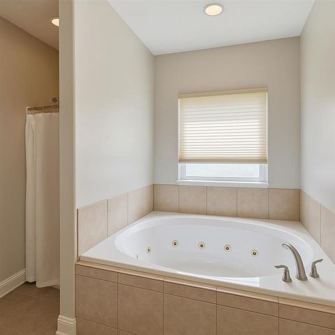 1825 E Prien Lake Rd Road, Lake Charles, LA 70601