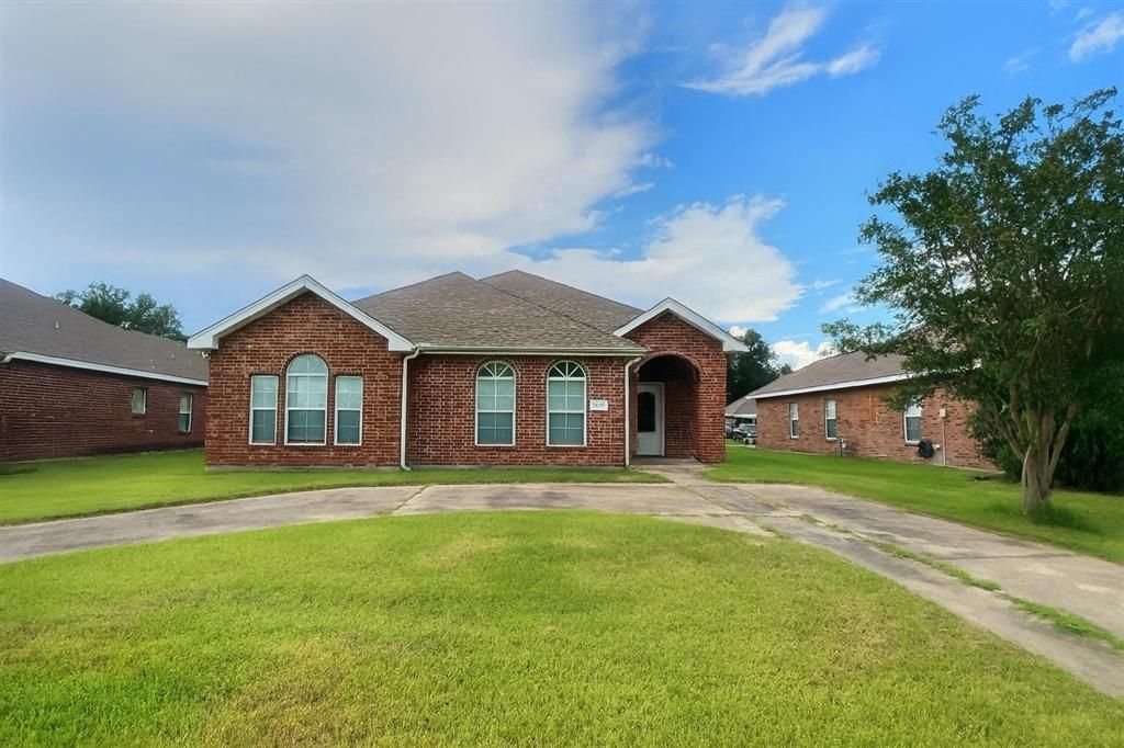 1825 E Prien Lake Rd Road, Lake Charles, LA 70601