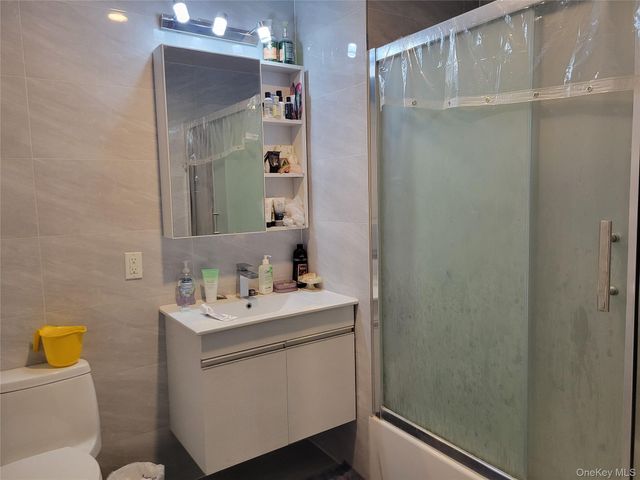 70-65 Queens Boulevard 3L, Woodside, NY 11377