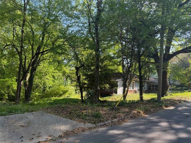 2420 Claude Street, Atlanta, GA 30318
