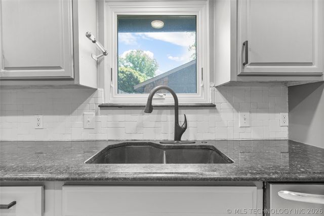 8205 S Birch Avenue, Broken Arrow, OK 74011