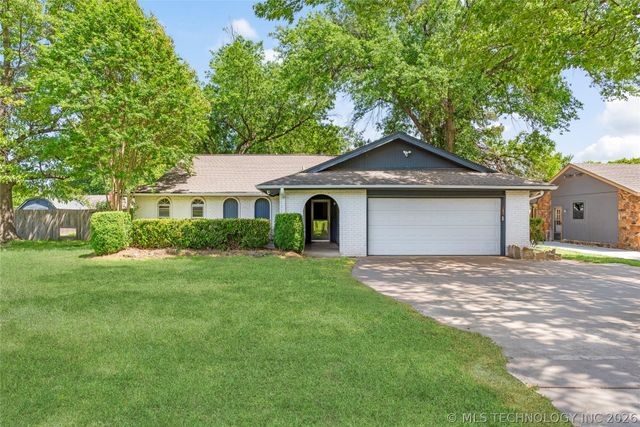 8205 S Birch Avenue, Broken Arrow, OK 74011