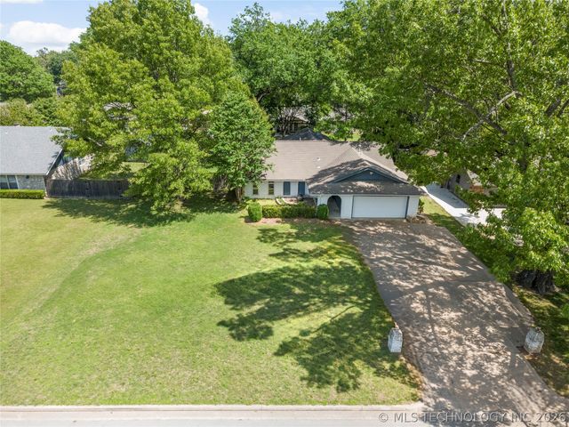 8205 S Birch Avenue, Broken Arrow, OK 74011