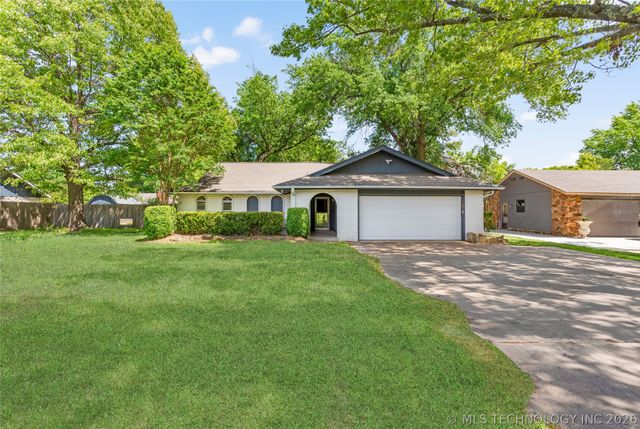 8205 S Birch Avenue, Broken Arrow, OK 74011