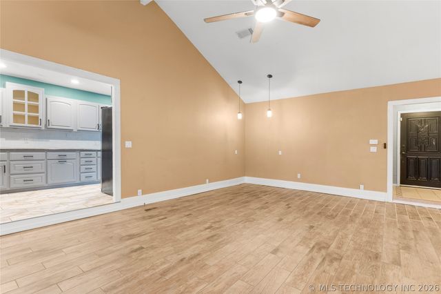 8205 S Birch Avenue, Broken Arrow, OK 74011