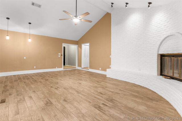 8205 S Birch Avenue, Broken Arrow, OK 74011