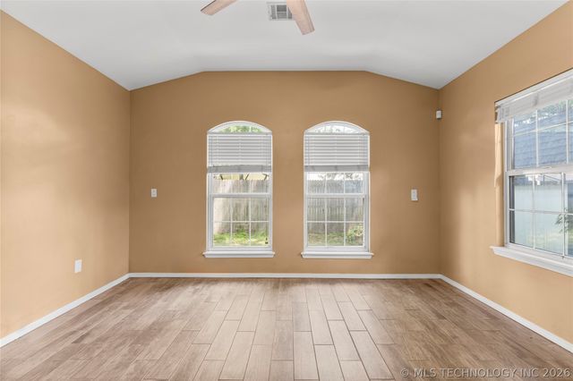 8205 S Birch Avenue, Broken Arrow, OK 74011