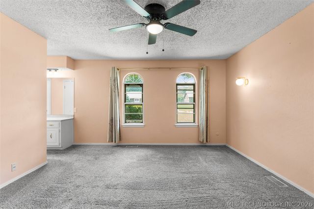 8205 S Birch Avenue, Broken Arrow, OK 74011