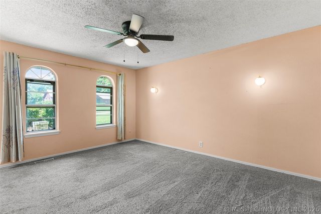 8205 S Birch Avenue, Broken Arrow, OK 74011